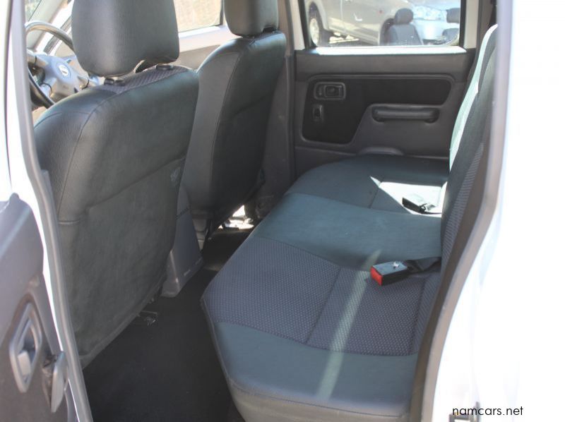 2016 Nissan Np300 4x4 D cab 2.5 TDI pictures