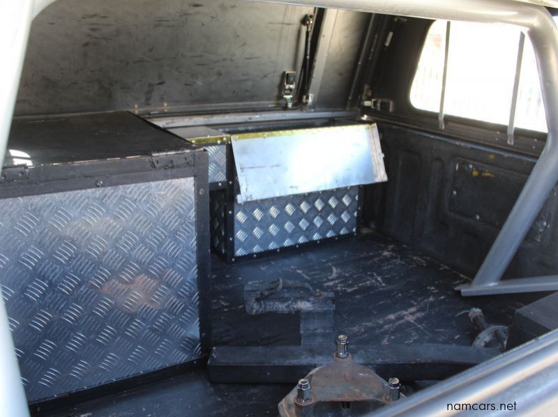 2016 Nissan Np300 4x4 D cab 2.5 TDI pictures