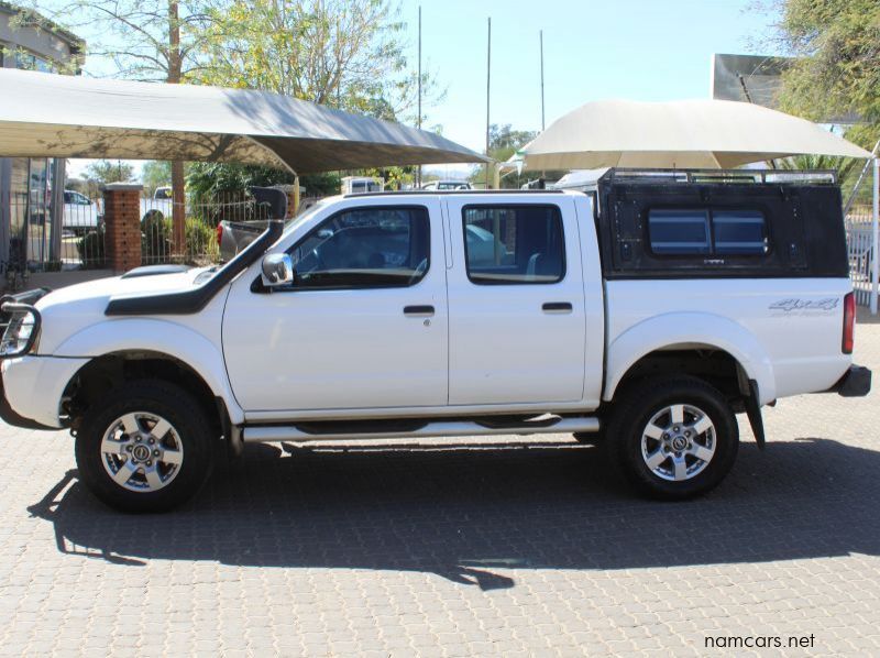 2016 Nissan Np300 4x4 D cab 2.5 TDI pictures
