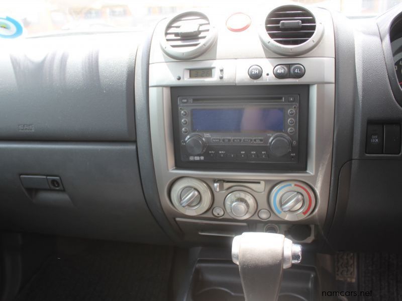 2010 Isuzu KB 360 V6 A/T 4X4 pictures