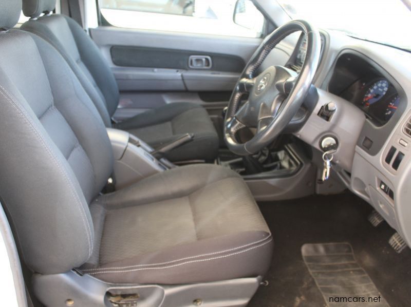 2020 Nissan NP300 2.5TDI D/C 4X4 pictures