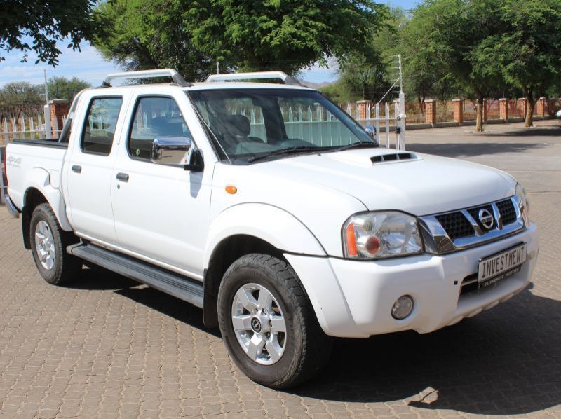 2020 Nissan NP300 2.5TDI D/C 4X4 pictures