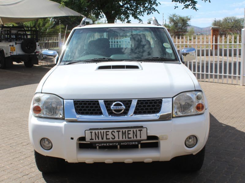 2020 Nissan NP300 2.5TDI D/C 4X4 pictures