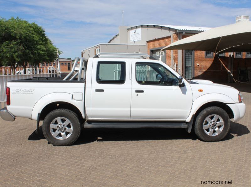 2020 Nissan NP300 2.5TDI D/C 4X4 pictures