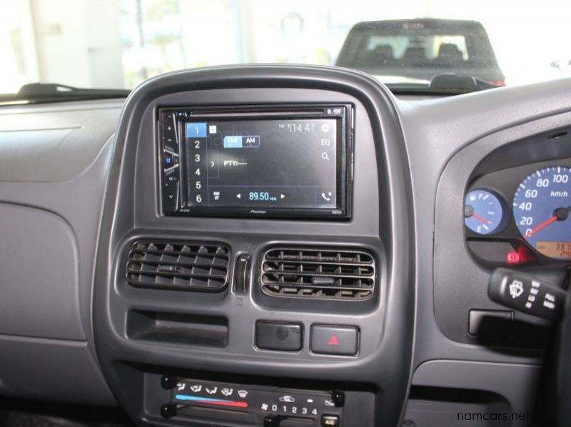 2019 Nissan NP300 2.5TDI D/C 4X4 X38 EDITION pictures