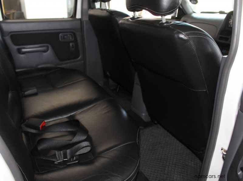 2019 Nissan NP300 2.5TDI D/C 4X4 X38 EDITION pictures