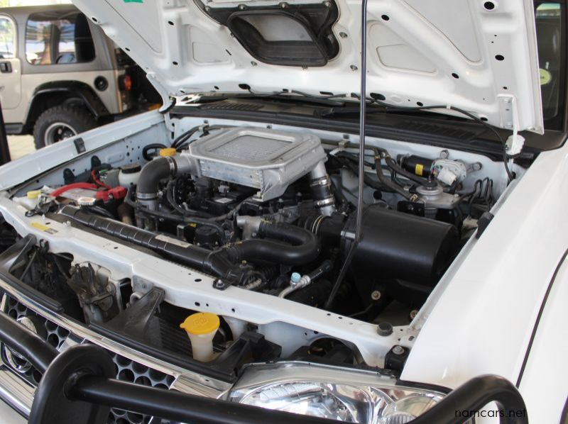 2019 Nissan NP300 2.5TDI D/C 4X4 X38 EDITION pictures