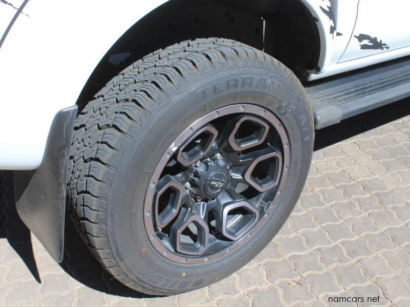 2019 Nissan NP300 2.5TDI D/C 4X4 X38 EDITION pictures