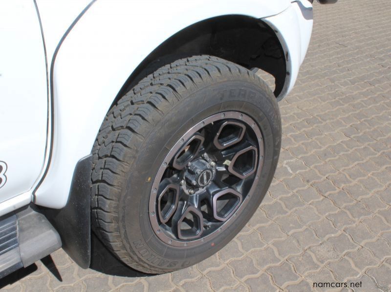 2019 Nissan NP300 2.5TDI D/C 4X4 X38 EDITION pictures