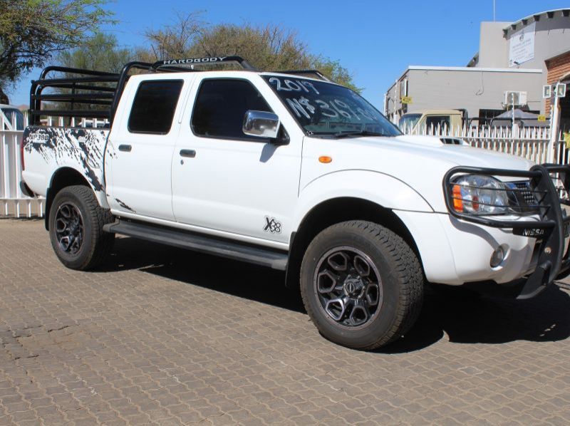 2019 Nissan NP300 2.5TDI D/C 4X4 X38 EDITION pictures