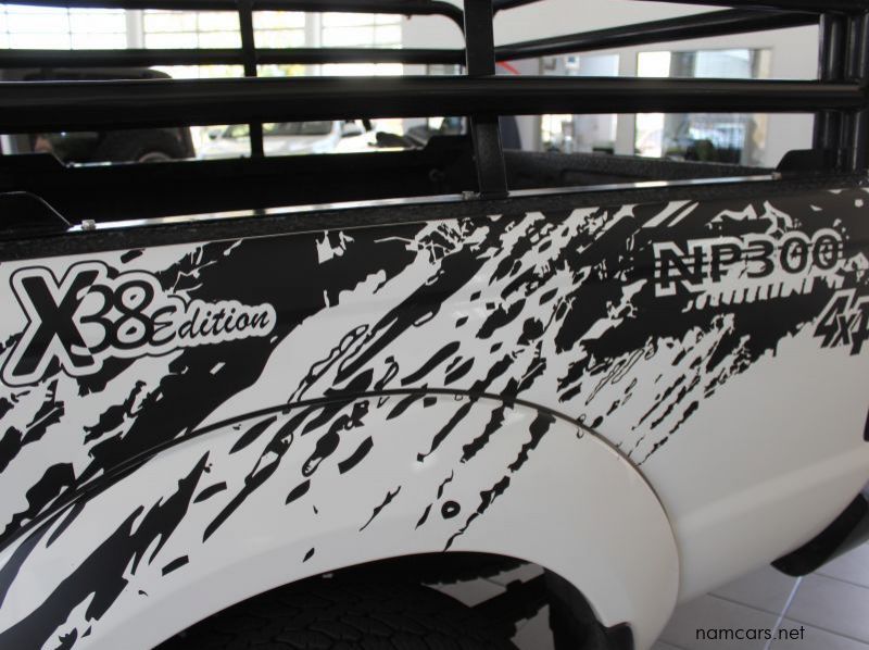 2019 Nissan NP300 2.5TDI D/C 4X4 X38 EDITION pictures