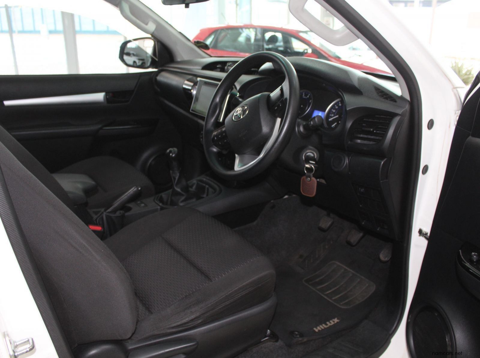 2019 Toyota Hilux 2.4 GD6 RB S cab pictures