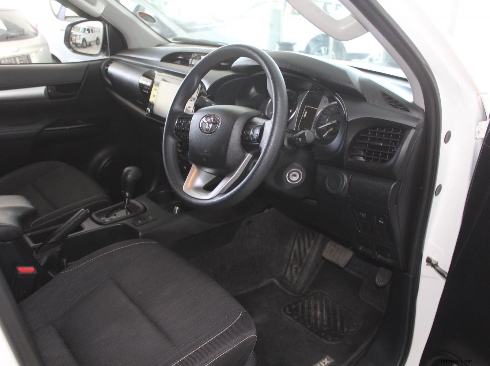 2025 Toyota Hilux 2.4 GD6 pictures