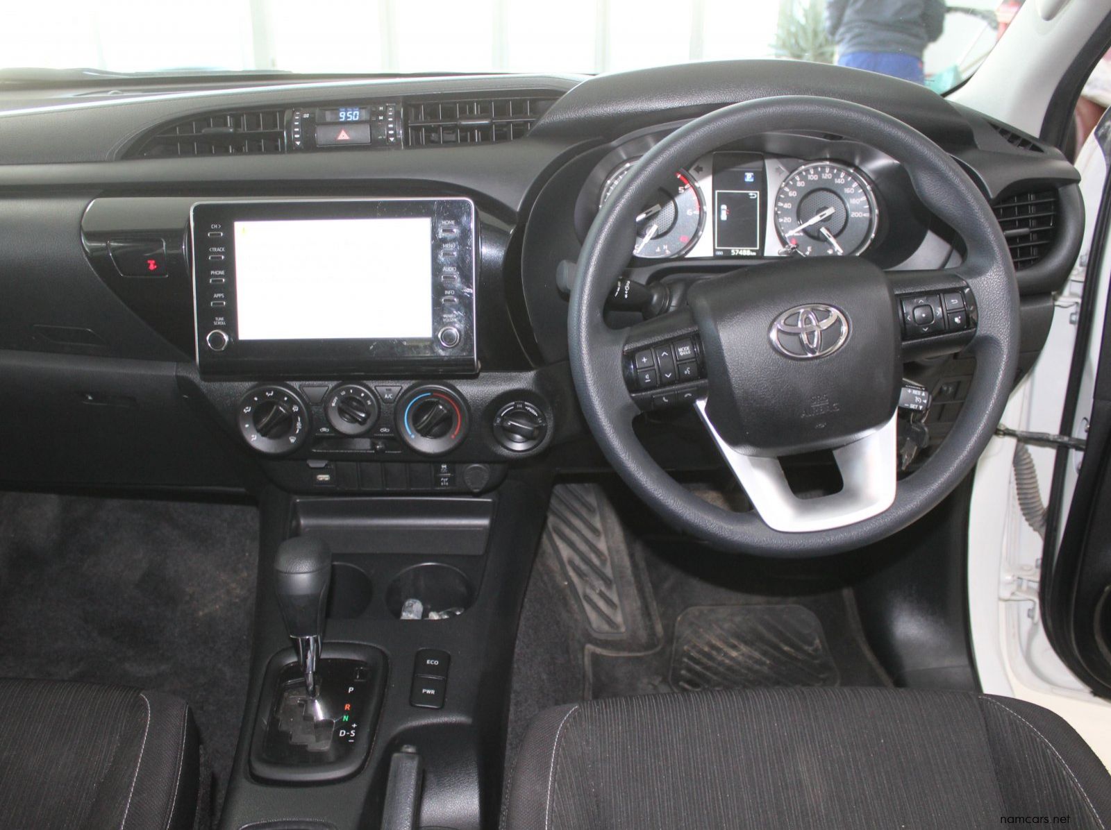 2025 Toyota Hilux 2.4 GD6 pictures
