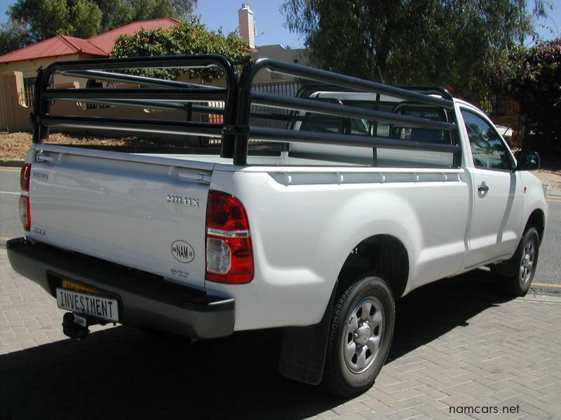2011 Toyota HILUX pictures