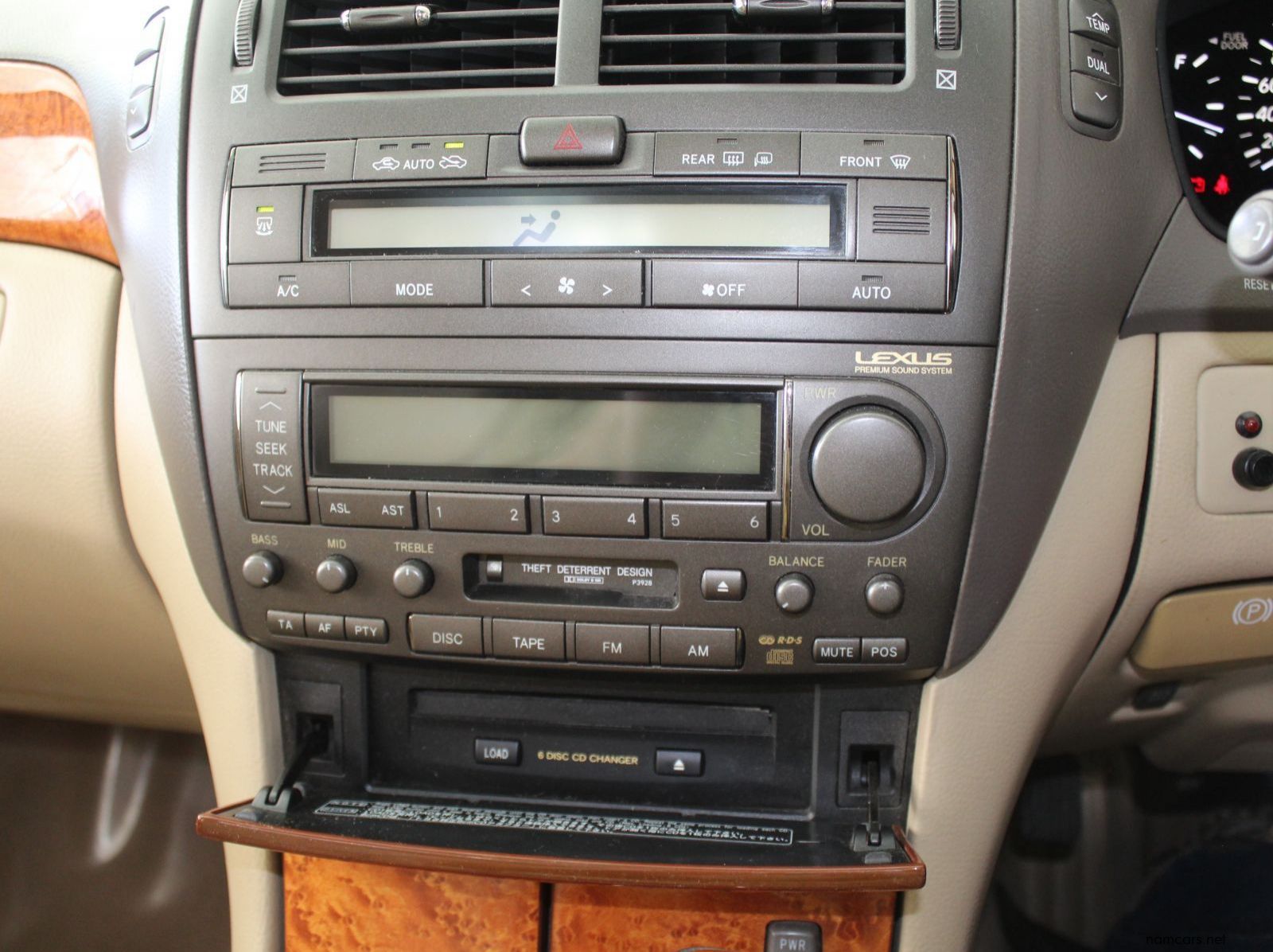 2004 Lexus LS430 V8 pictures