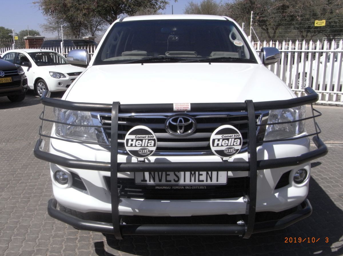 2015 Toyota HILUX 4.0V6 D/CAB A/T R/B pictures