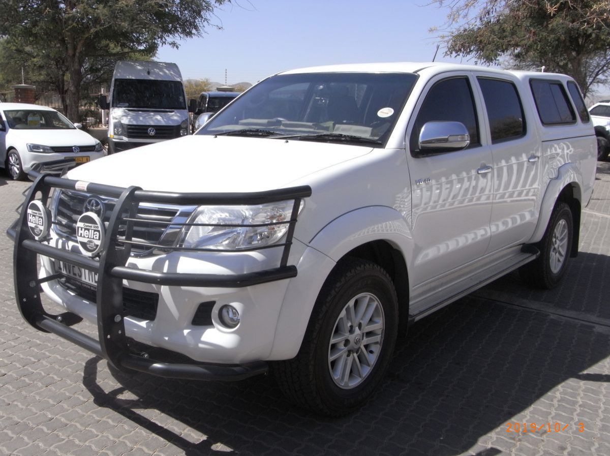 2015 Toyota HILUX 4.0V6 D/CAB A/T R/B pictures