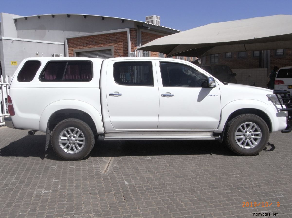 2015 Toyota HILUX 4.0V6 D/CAB A/T R/B pictures