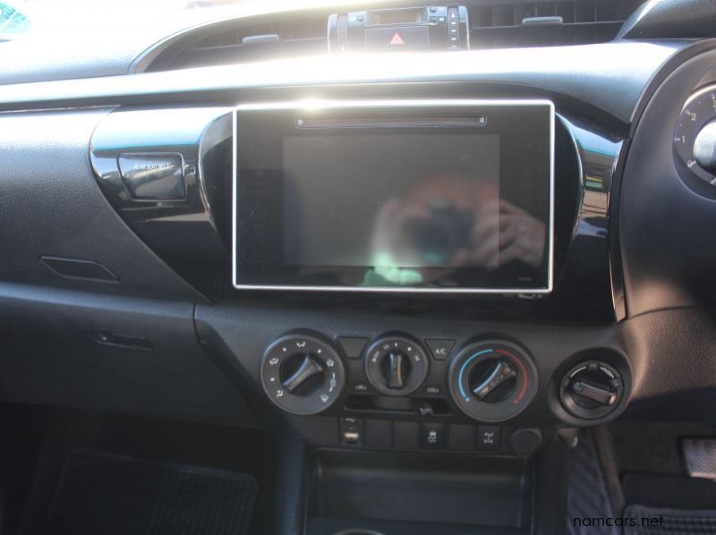 2018 Toyota HILUX 2.4 GD6 D/C 4X4 SRX A/T pictures