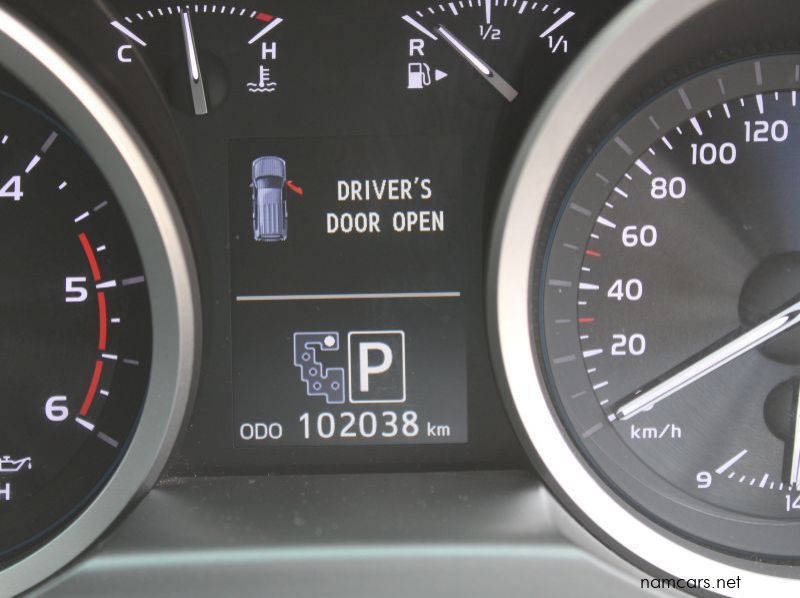 2014 Toyota Land cruiser 200 Series 4.5 D4D pictures