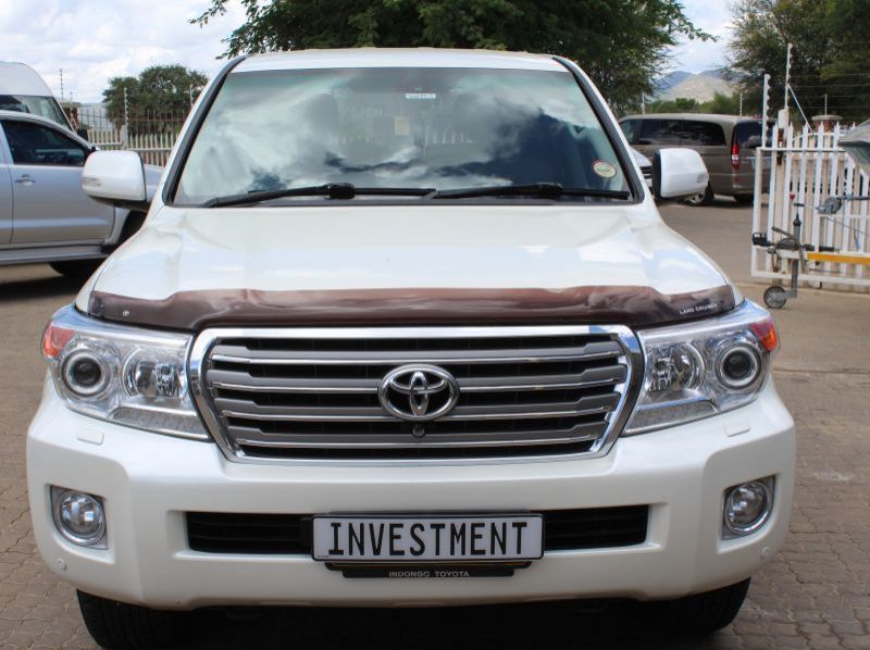 2014 Toyota Land cruiser 200 Series 4.5 D4D pictures