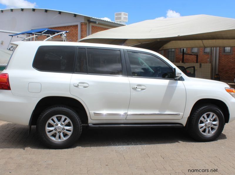 2014 Toyota Land cruiser 200 Series 4.5 D4D pictures