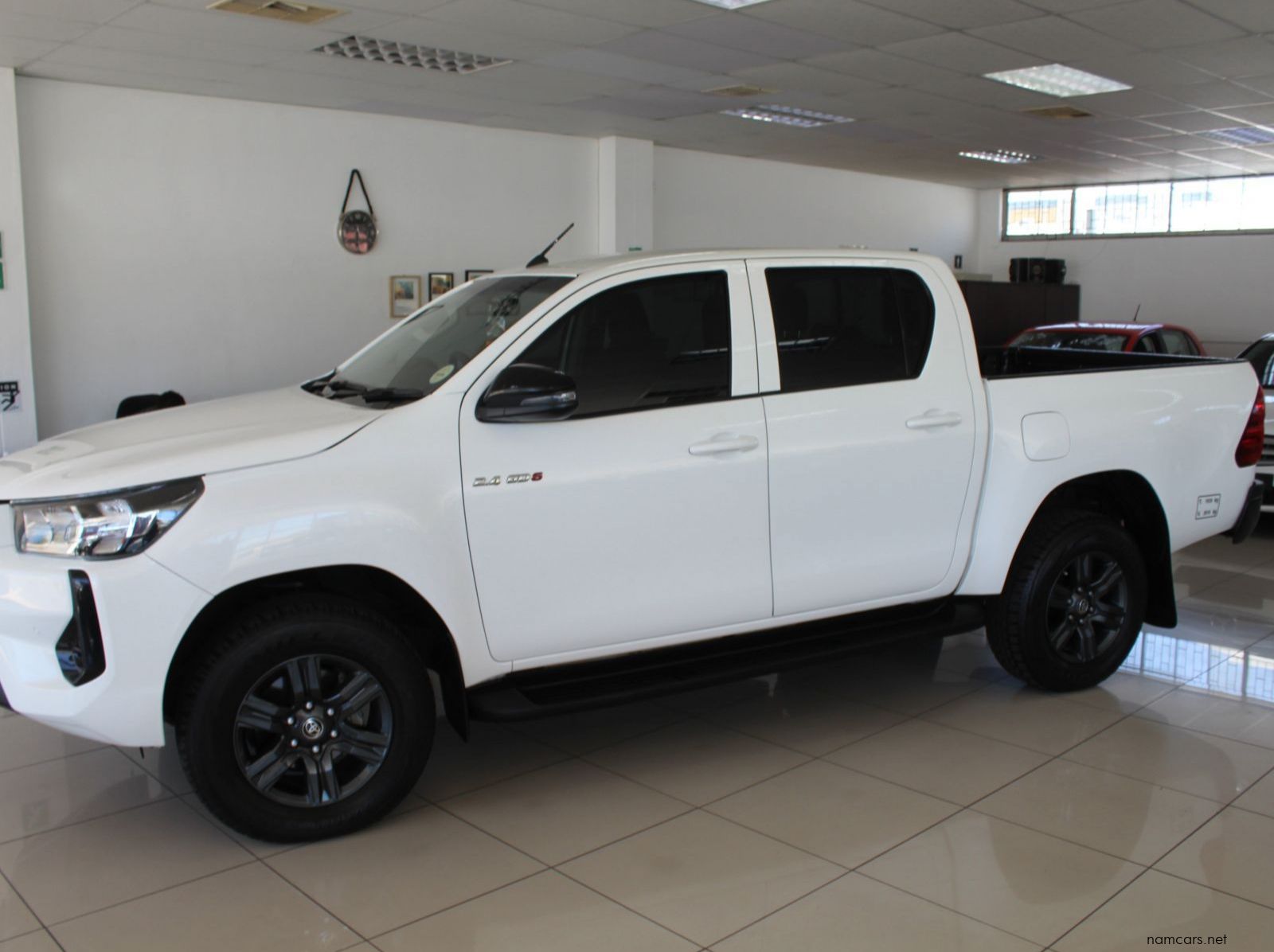2024 Toyota Hilux 2.4 GD6 4x4 auto D cab pictures