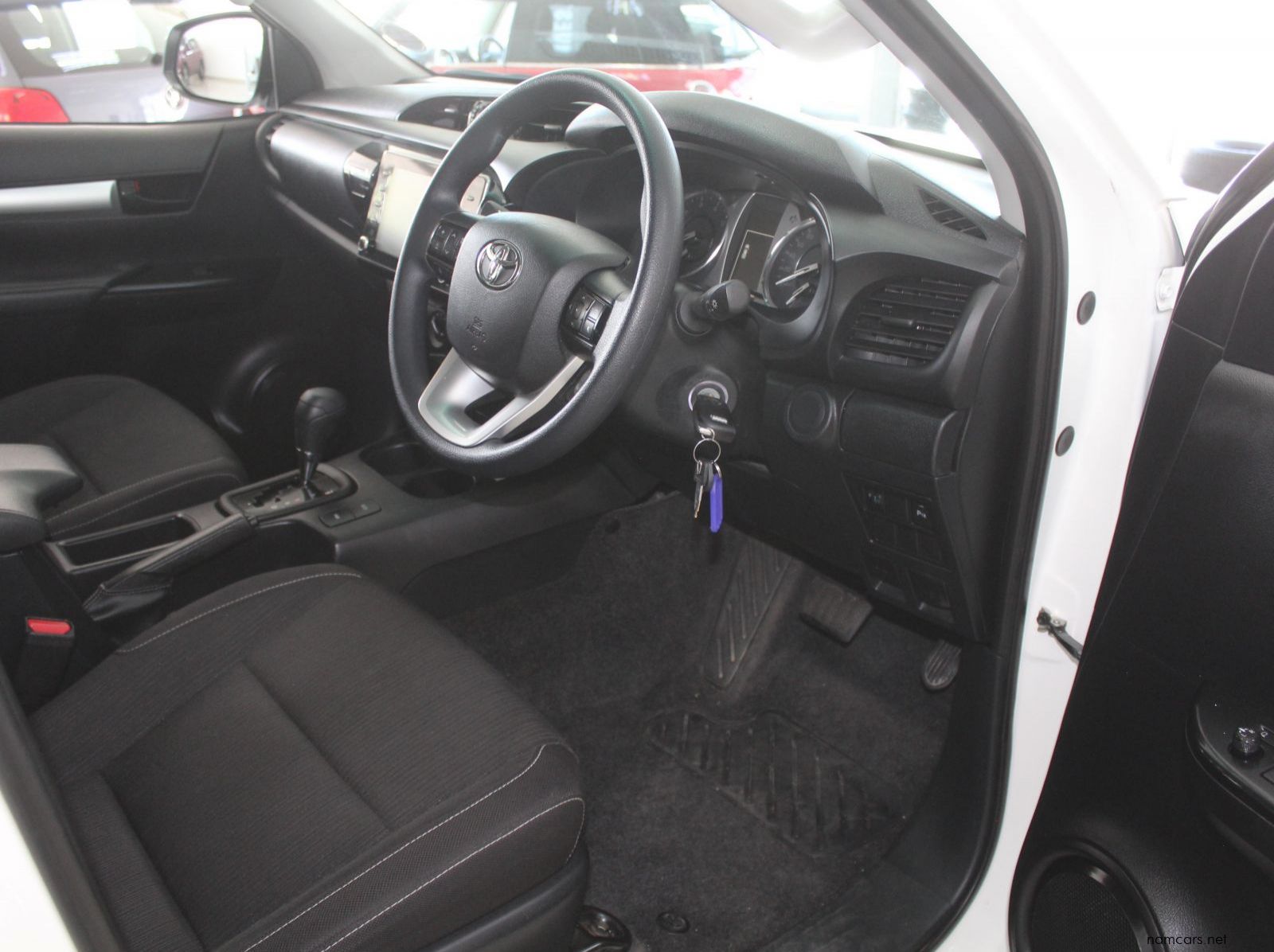 2025 Toyota Hilux 2.4GD6 pictures