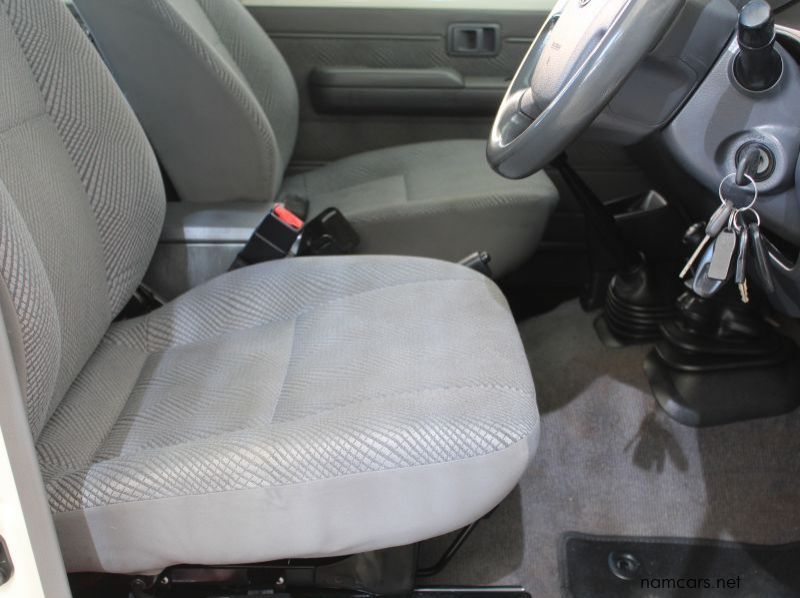 2013 Toyota LANDCRUISER 4.5 V8 D/C 4X4 pictures