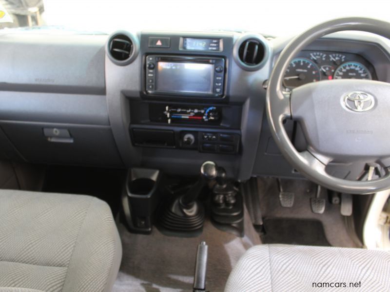 2013 Toyota LANDCRUISER 4.5 V8 D/C 4X4 pictures