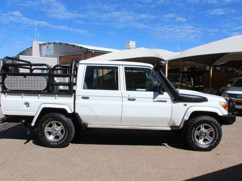 2013 Toyota LANDCRUISER 4.5 V8 D/C 4X4 pictures