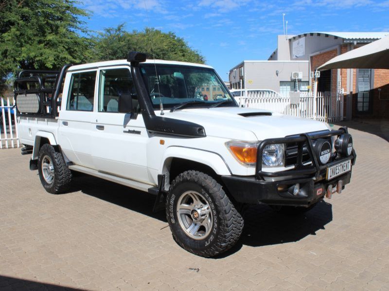 2013 Toyota LANDCRUISER 4.5 V8 D/C 4X4 pictures