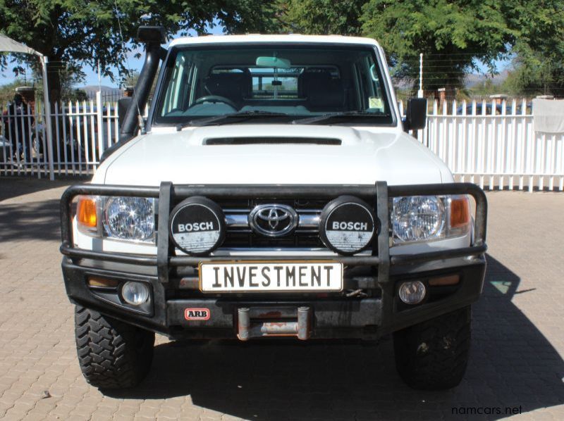 2013 Toyota LANDCRUISER 4.5 V8 D/C 4X4 pictures