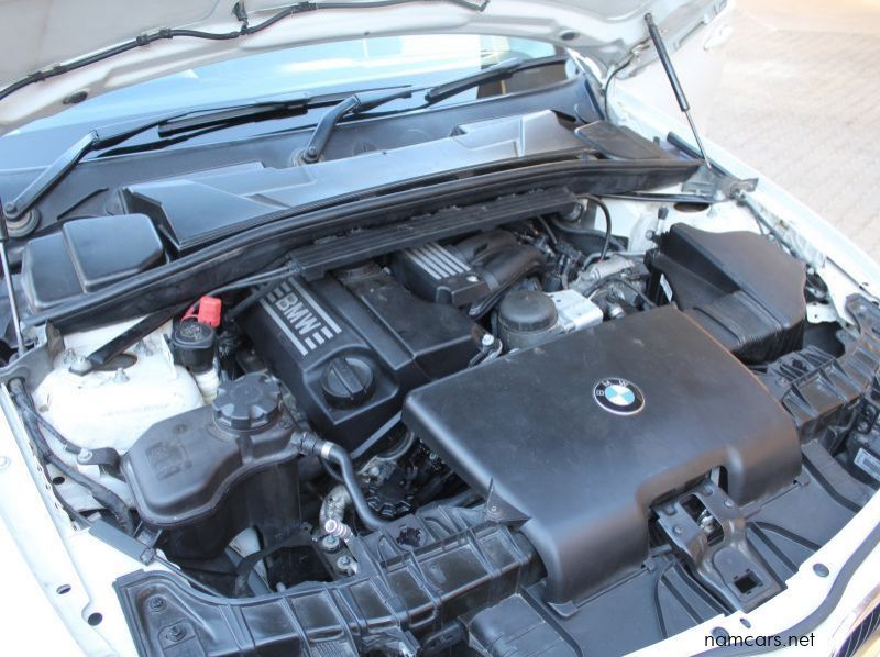 2011 BMW 120i 5 door Hatch pictures