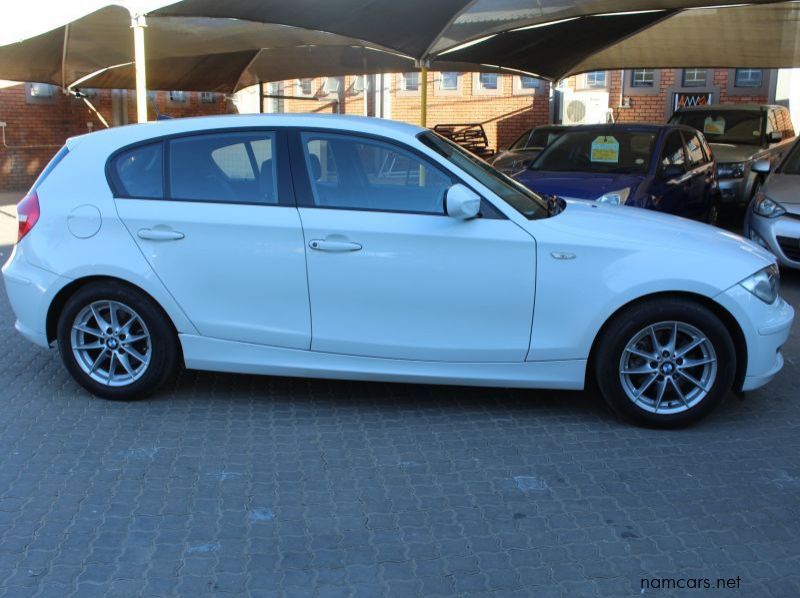 2011 BMW 120i 5 door Hatch pictures