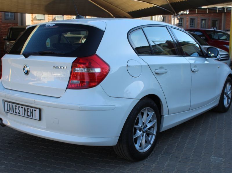 2011 BMW 120i 5 door Hatch pictures