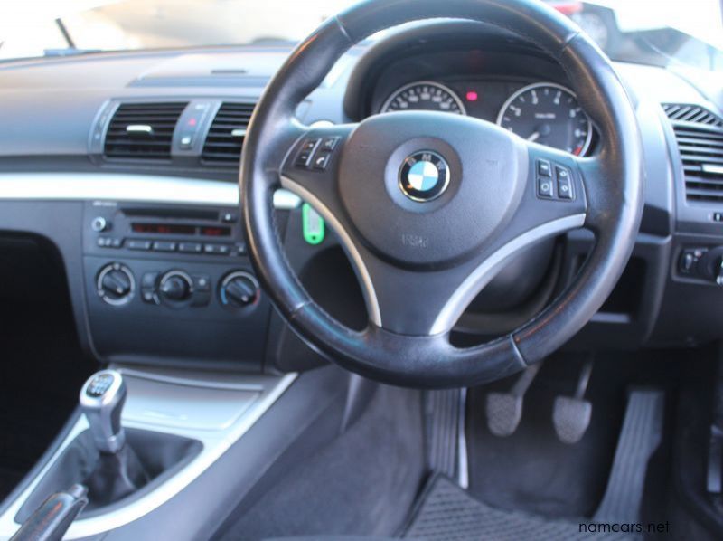 2011 BMW 120i 5 door Hatch pictures