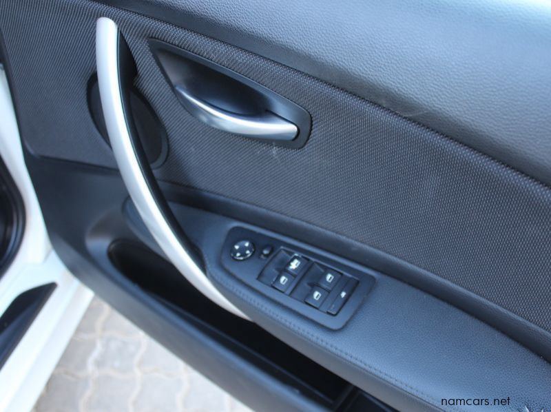 2011 BMW 120i 5 door Hatch pictures