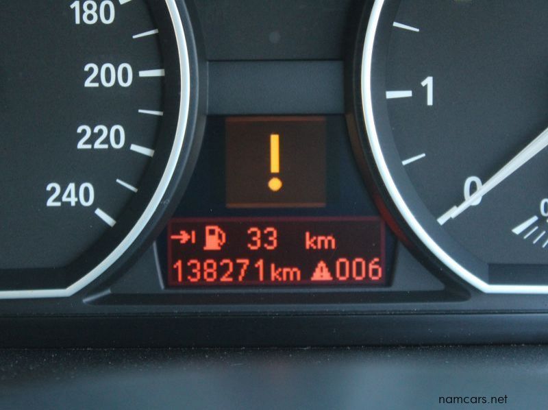 2011 BMW 120i 5 door Hatch pictures