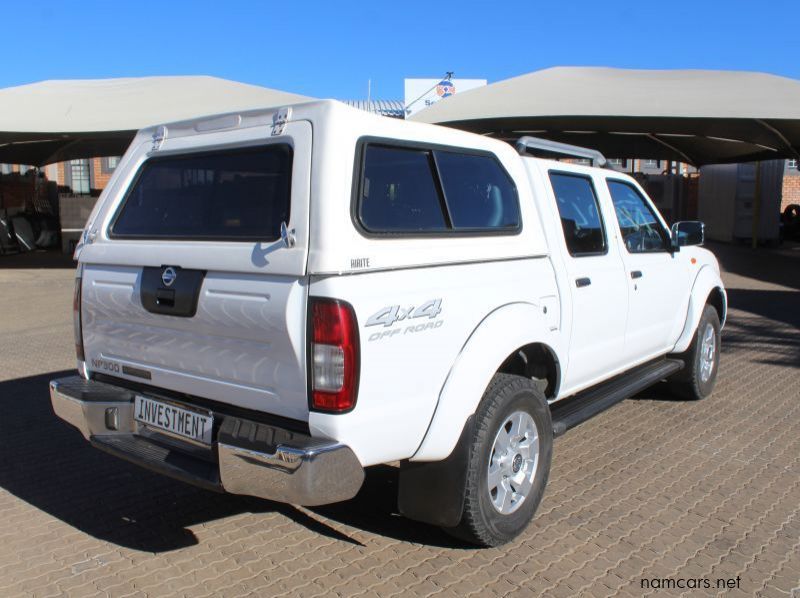2017 Nissan NP300 2.5CDI D/C 4X4 pictures