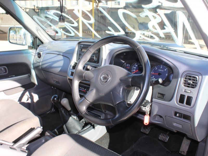 2017 Nissan NP300 2.5CDI D/C 4X4 pictures