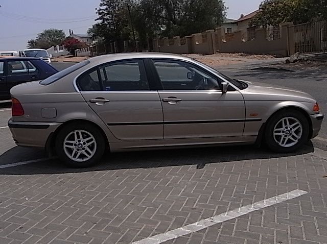 2000 BMW 320i pictures