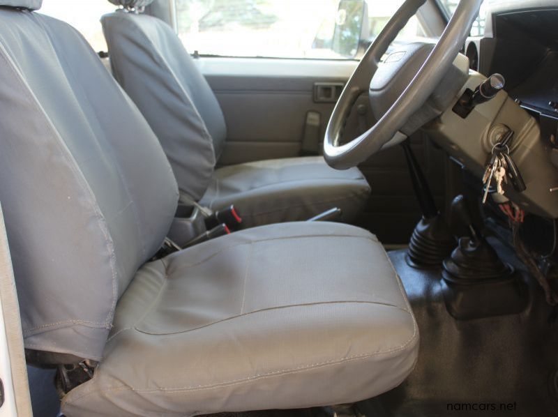 2003 Toyota LAND CRUISER 4.5EFI D/C 4X4 pictures