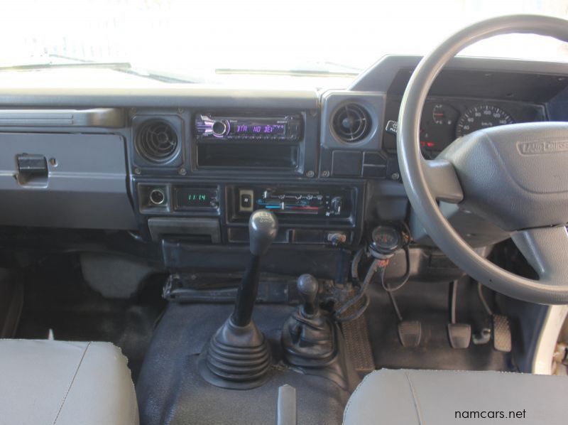 2003 Toyota LAND CRUISER 4.5EFI D/C 4X4 pictures