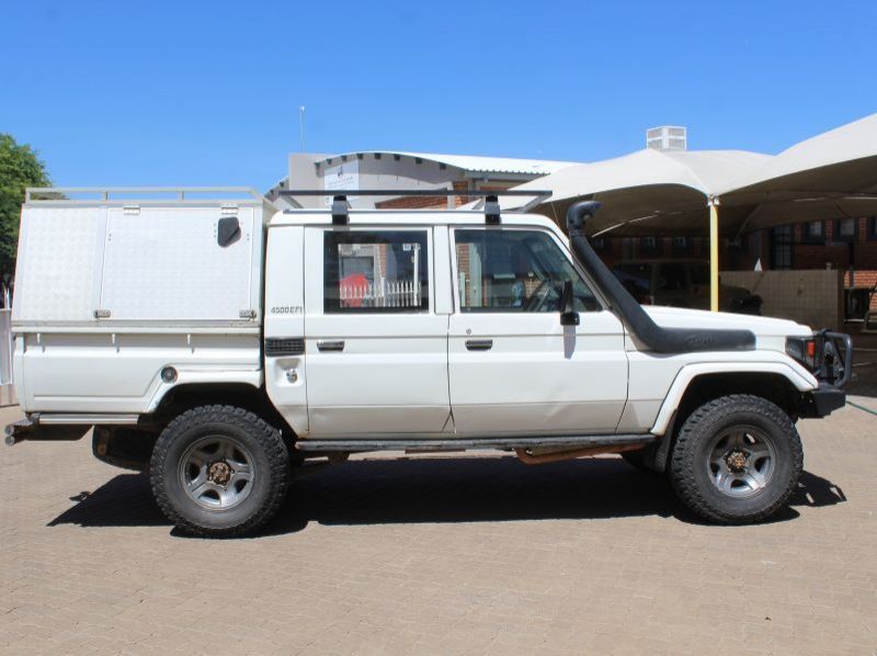 2003 Toyota LAND CRUISER 4.5EFI D/C 4X4 pictures