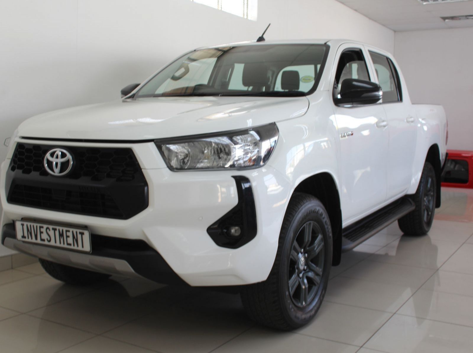 2024 Toyota Hilux 2.4 GD6 4x4 auto D cab pictures