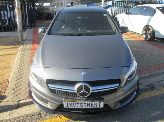 2014 Mercedes-Benz A45 AMG pictures