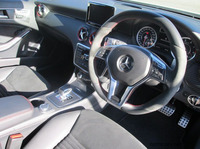 2014 Mercedes-Benz A45 AMG pictures
