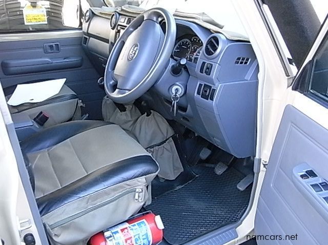 2015 Toyota TOYOTA LAND CRUISER 4.0 V6 DC pictures